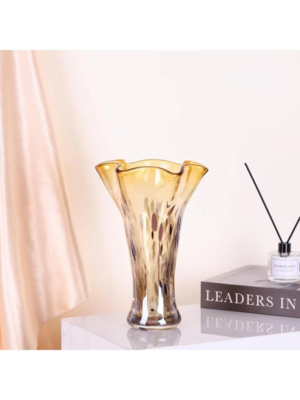 9.0 Gold Glass Unique Hand Blown Glass Vases for Flower Bouquet Shelf Decorative
